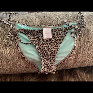 Bikini bottoms